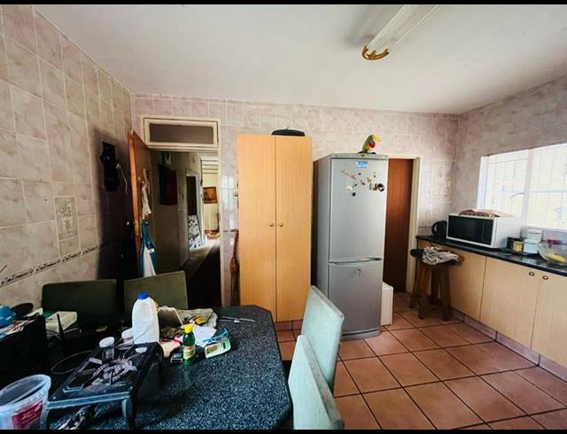 4 BEDROOM HOUSE FOR SALE IN KENSINGTON